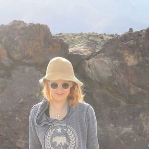 Meet your Posher, Roxanne